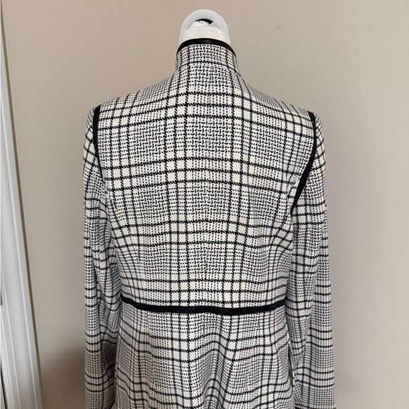 White House Black Market Black and White Checkered Blazer - Picture 4 of 8